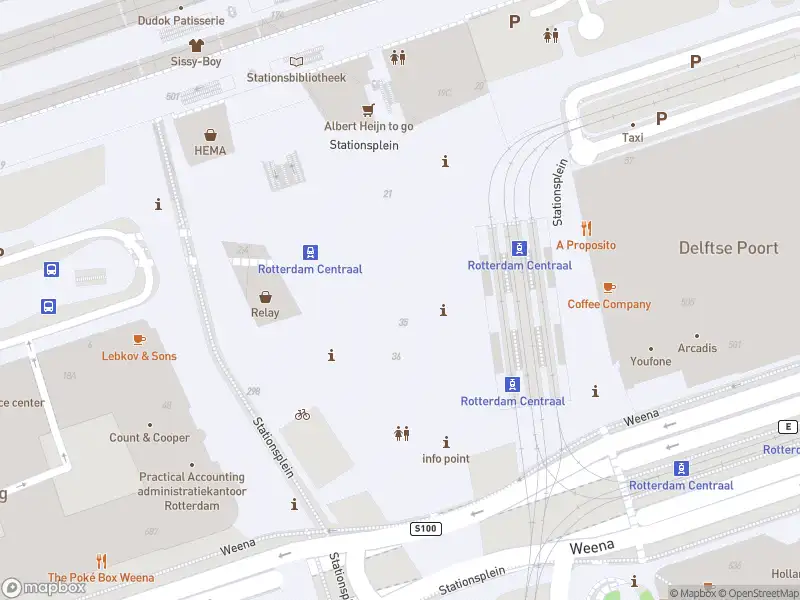Ambulance met gepaste spoed naar de Stationsplein in Rotterdam