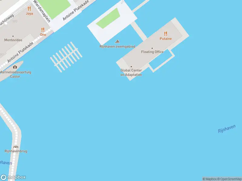 Brandweer met gepaste spoed naar de Wilhelminakade in Rotterdam