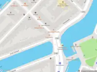 Ambulance met grote spoed naar de Jacob Catskade in Amsterdam