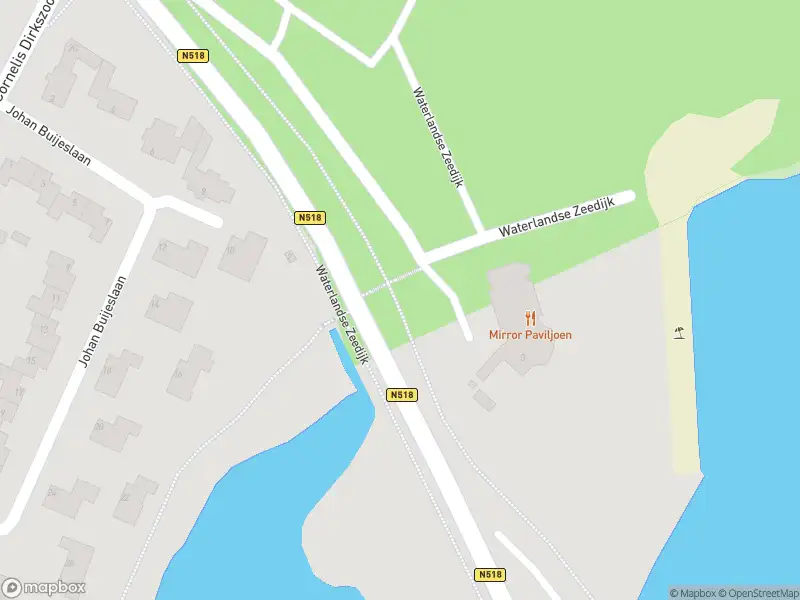 Ambulance met grote spoed naar de Waterlandse Zeedijk in Monnickendam