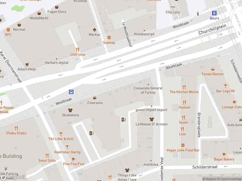 Ambulance met grote spoed naar de Westblaak in Rotterdam