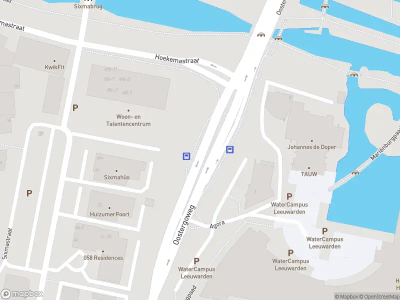 Brandweer met grote spoed naar de Frans van Mierisstraat in Leeuwarden vanwege voertuigbrand