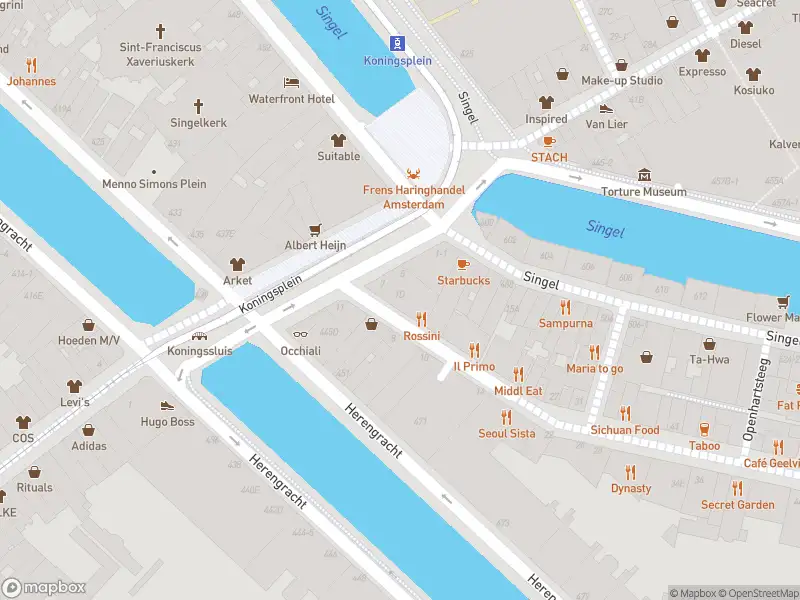Traumahelikopter met grote spoed naar de Reguliersdwarsstraat in Amsterdam