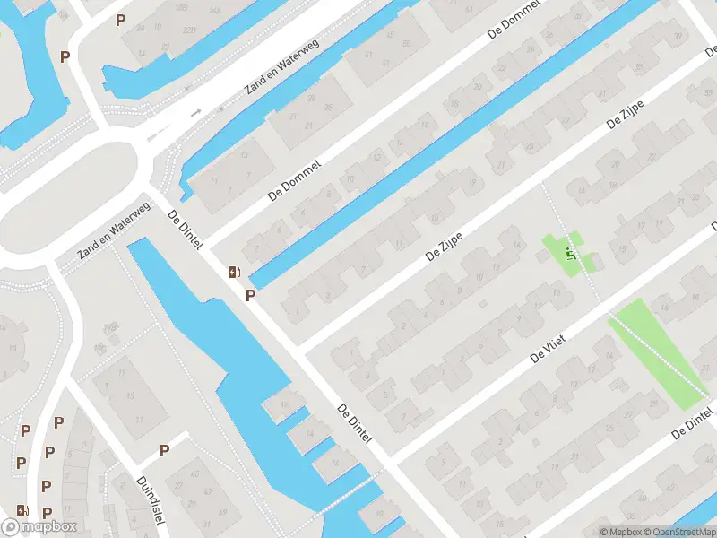 Ambulance met grote spoed naar de De Dommel in Naaldwijk