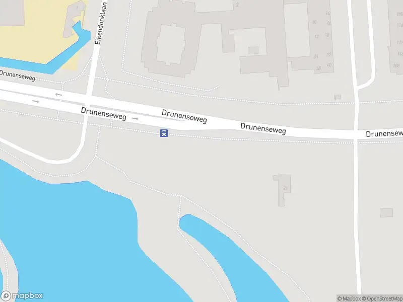 Brandweer met gepaste spoed naar de Drunenseweg in Waalwijk vanwege een liftopsluiting