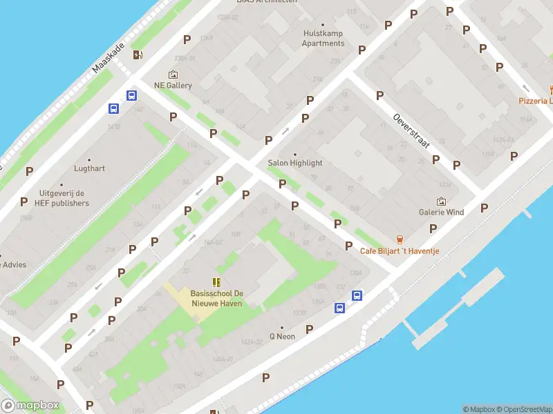 Ambulance met gepaste spoed naar de Sleephellingstraat in Rotterdam