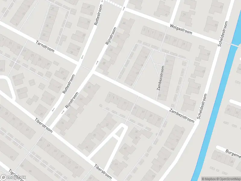 Ambulance met grote spoed naar de Zambezistroom in Zoetermeer