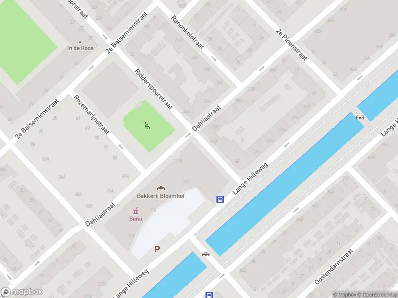 Ambulance met grote spoed naar de Dahliastraat in Rotterdam