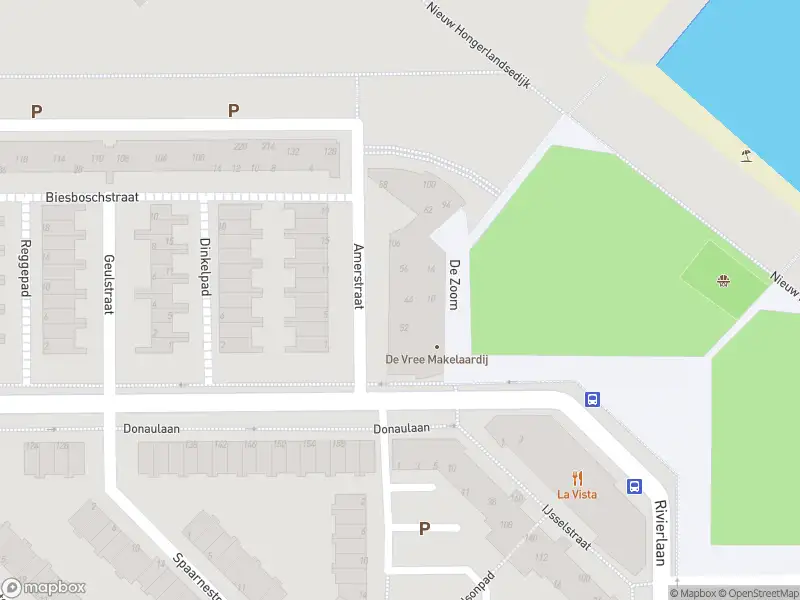 Ambulance met grote spoed naar de Amerstraat in Spijkenisse