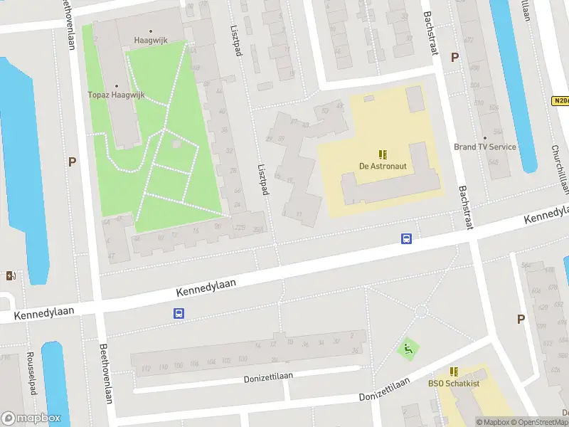 Ambulance met grote spoed naar de Lisztpad in Leiden