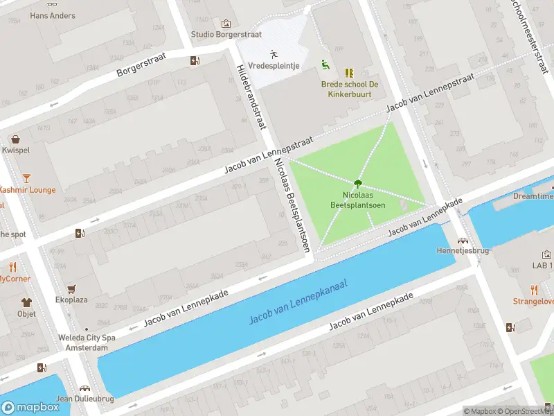 Ambulance met grote spoed naar de Nicolaas Beetsplantsoen in Amsterdam