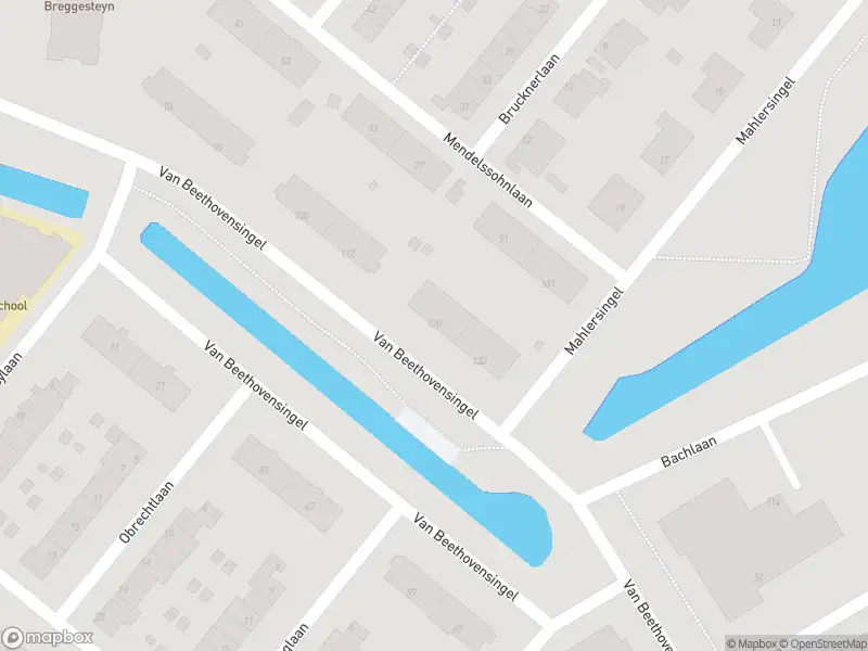 Ambulance met grote spoed naar de Van Beethovensingel in Rotterdam