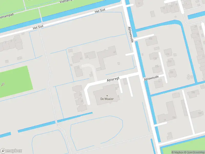 Ambulance met grote spoed naar de Abtsregt in Delft