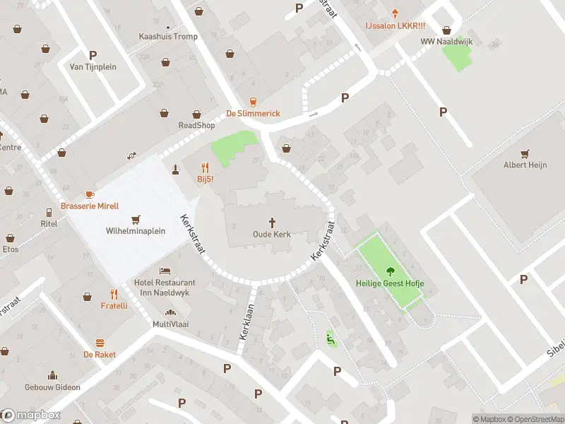 Ambulance met grote spoed naar de Kerkstraat in Naaldwijk