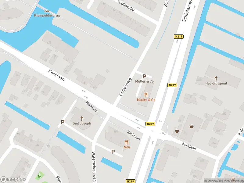 Ambulance met grote spoed naar de Kerklaan in Nieuwerkerk aan den IJssel