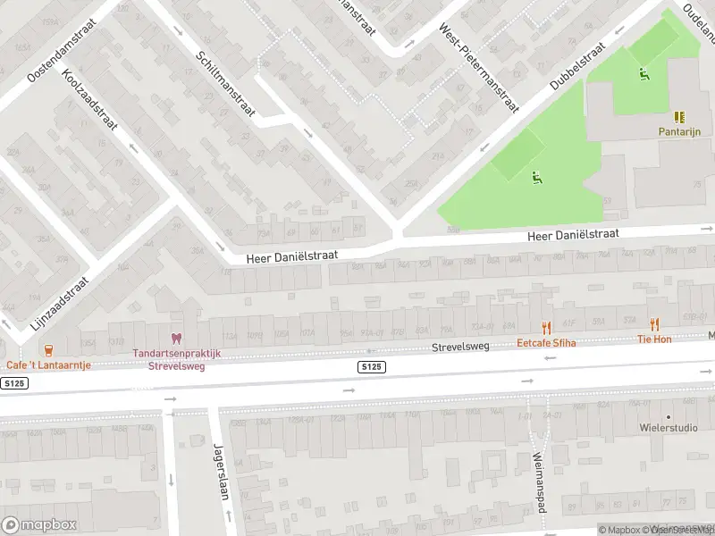 Ambulance met grote spoed naar de Heer Daniëlstraat in Rotterdam