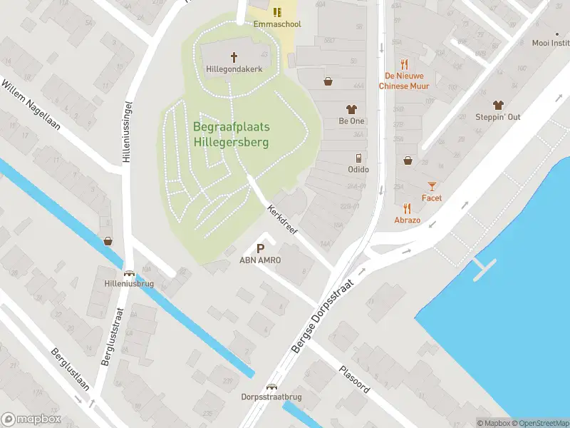 Ambulance met gepaste spoed naar de Kerkdreef in Rotterdam