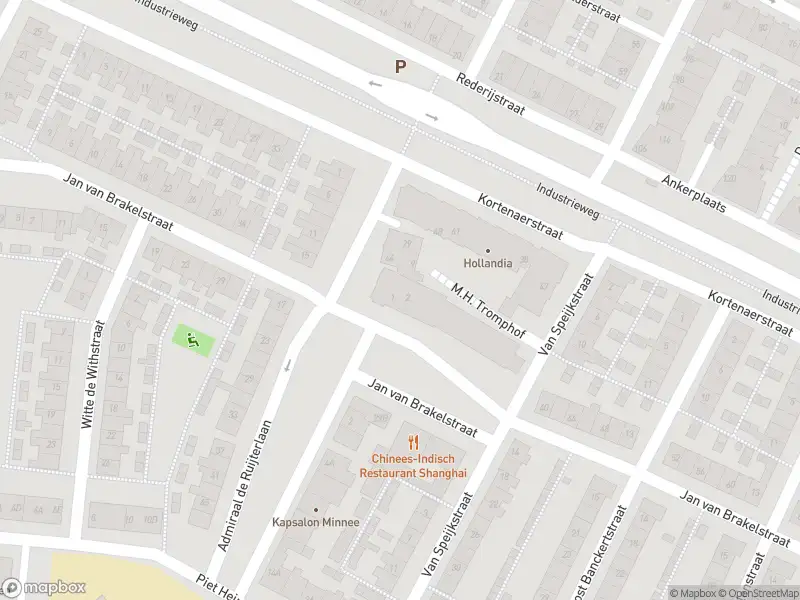 Ambulance met grote spoed naar de M.H. Tromphof in Katwijk