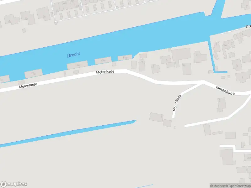 Ambulance met grote spoed naar de Molenkade in Leimuiden