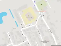 Brandweer met grote spoed naar de Burgemeester Godwaldtstraat in Hooge Zwaluwe vanwege gebouwbrand