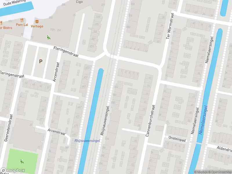 Ambulance met gepaste spoed naar de Rhijnauwensingel in Rotterdam
