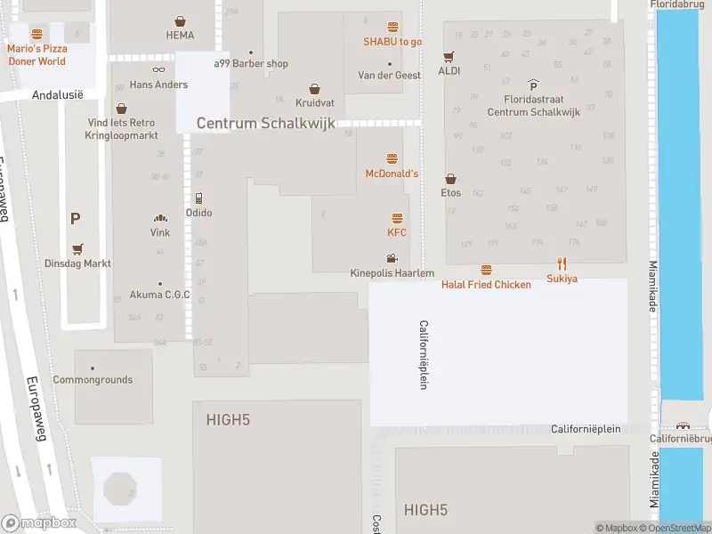 Ambulance met gepaste spoed naar de Californiëplein in Haarlem