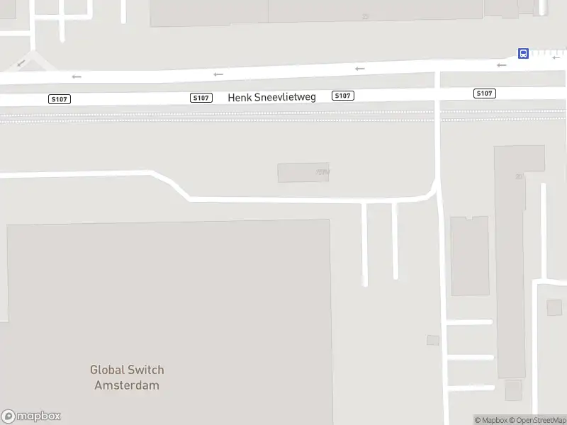 Ambulance met grote spoed naar de Henk Sneevlietweg in Amsterdam