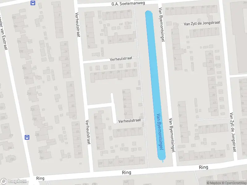 Ambulance met grote spoed naar de Verheulstraat in Pernis Rotterdam