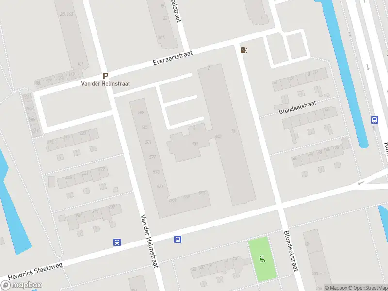 Ambulance met gepaste spoed naar de Hendrick Staetsweg in Rotterdam