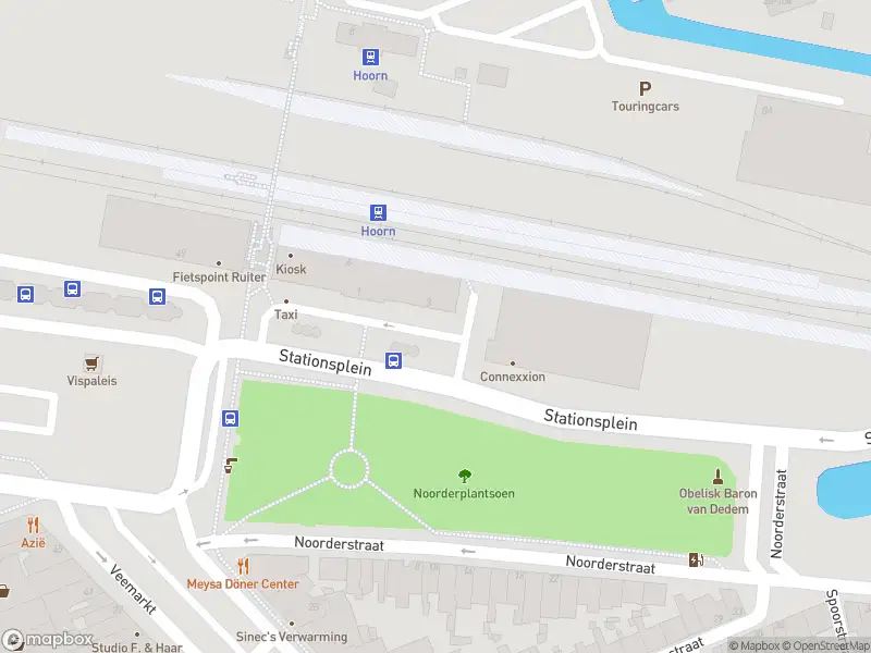 Ambulance met grote spoed naar de Stationsplein in Hoorn