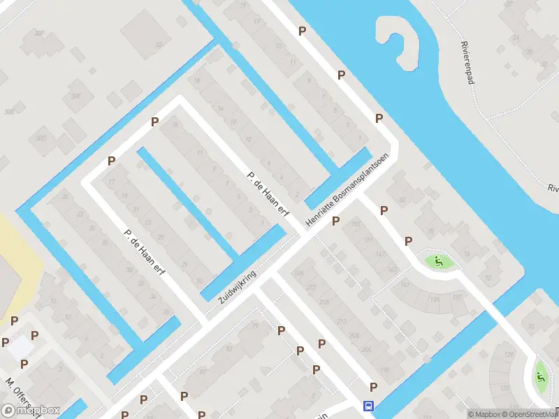 Ambulance met grote spoed naar de Pauline de Haan erf in Heerhugowaard