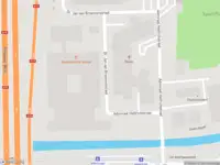 Ambulance met grote spoed naar de Dr. Jan van Breemenstraat in Amsterdam