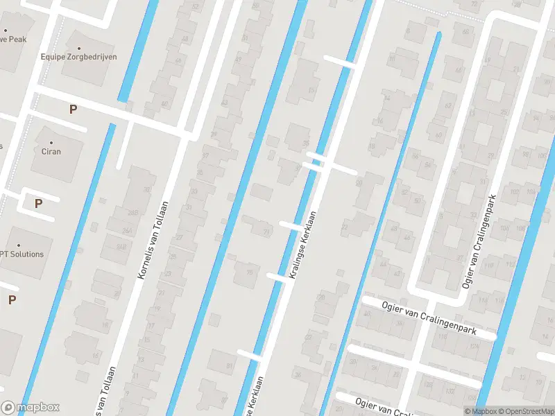 Ambulance met grote spoed naar de Kralingse Kerklaan in Rotterdam