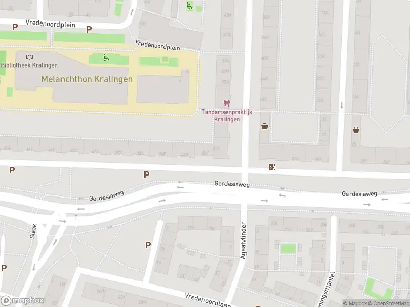 Ambulance met grote spoed naar de Gerdesiaweg in Rotterdam