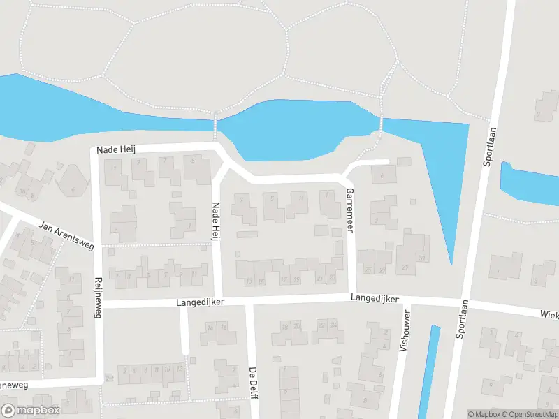 Ambulance met grote spoed naar de Merelstraat in Warmenhuizen