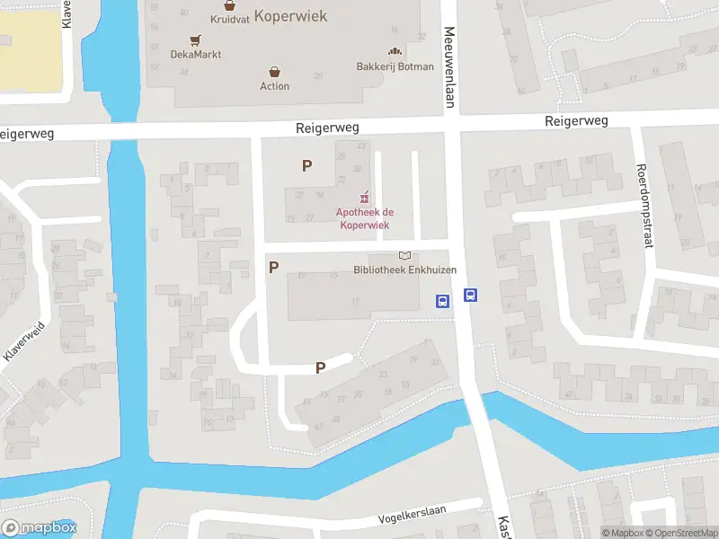 Ambulance met grote spoed naar de Wielewaal in Enkhuizen