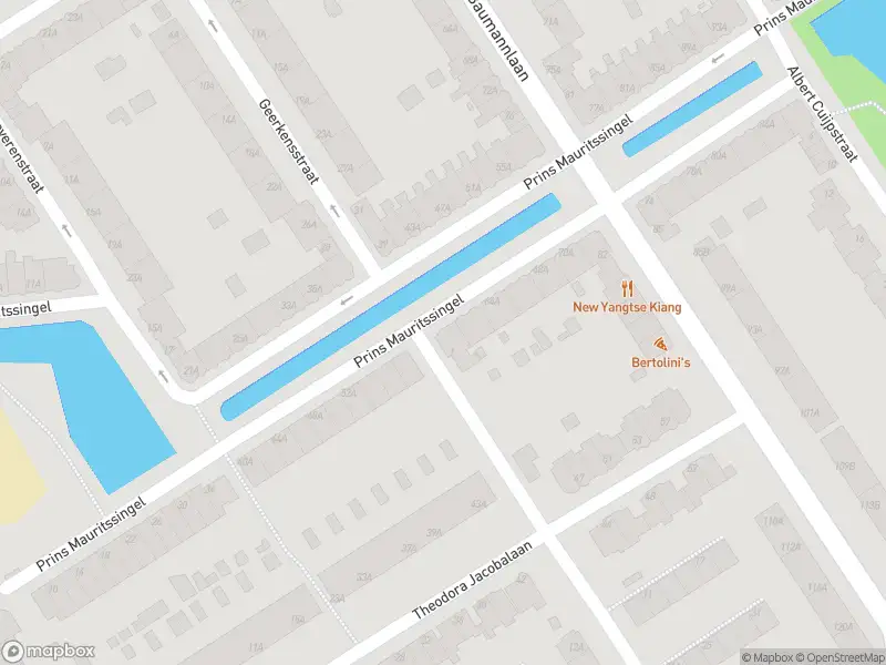 Ambulance met grote spoed naar de Prins Mauritssingel in Rotterdam