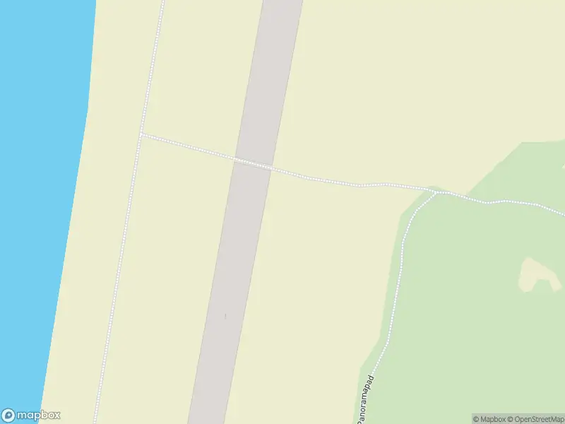 Traumahelikopter met grote spoed naar de Strand Egmond aan Zee in Egmond aan Zee