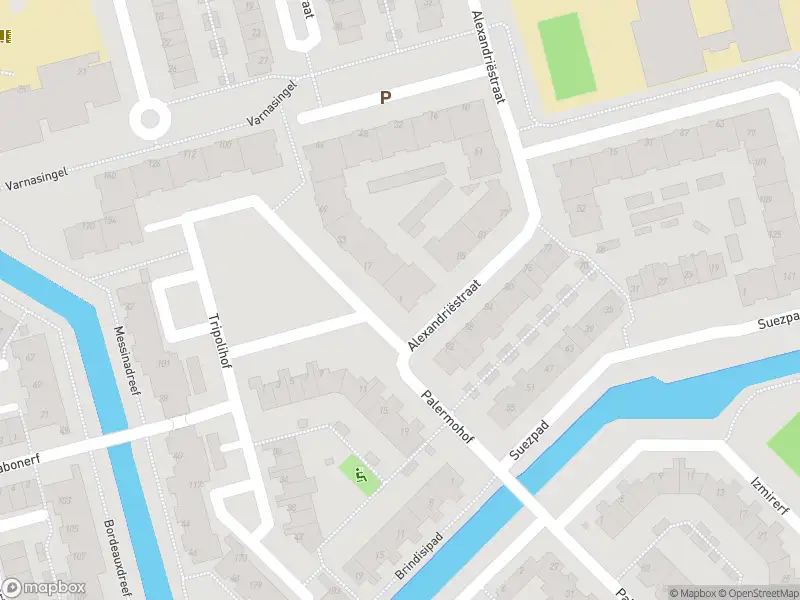 Ambulance met gepaste spoed naar de Algiersstraat in Rotterdam