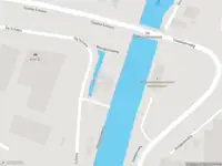 Politie met grote spoed naar de Westgouweweg in Alphen aan den Rijn vanwege personen te water