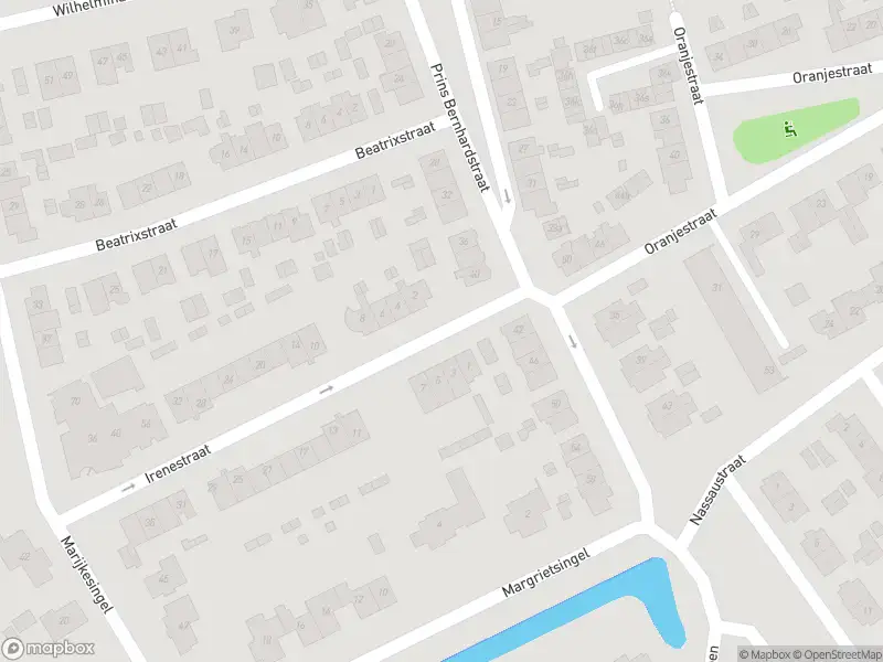 Ambulance met gepaste spoed naar de Irenestraat in Barendrecht