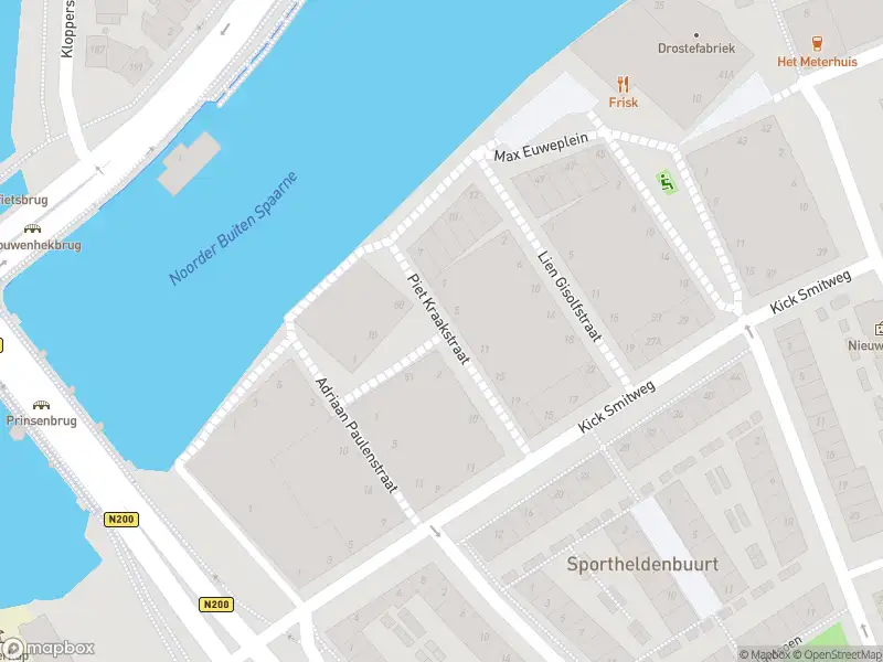 Ambulance met gepaste spoed naar de Piet Kraakstraat in Haarlem