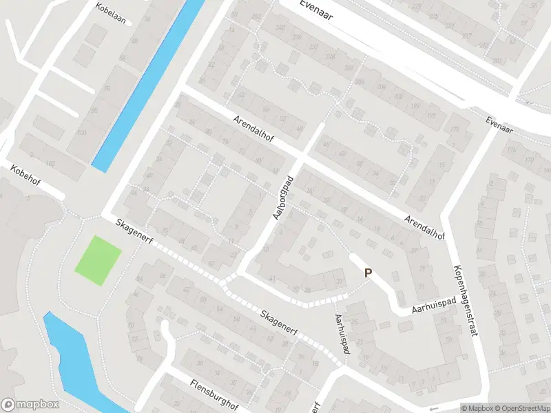 Ambulance met grote spoed naar de Aalborgpad in Rotterdam