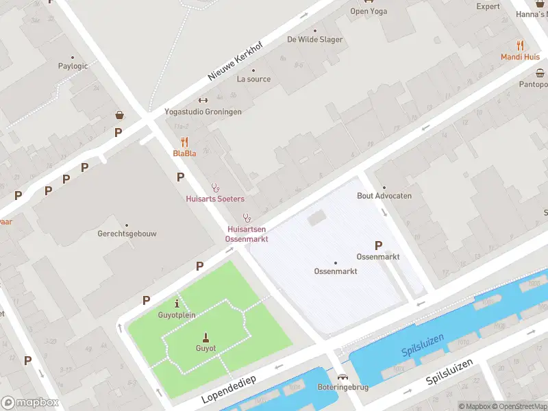 Politie met grote spoed naar de Ossenmarkt in Groningen vanwege ongeval met letsel
