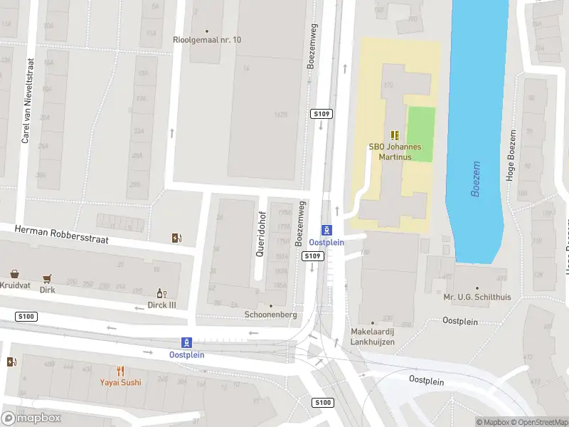 Ambulance met gepaste spoed naar de Boezemweg in Rotterdam