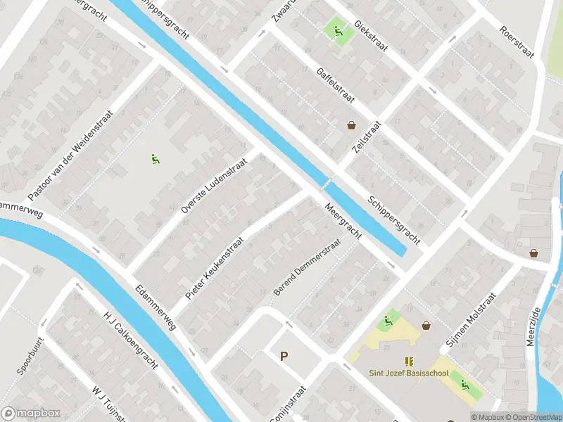 Ambulance met gepaste spoed naar de Pieter Keukenstraat in Volendam