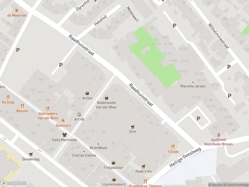 Ambulance met grote spoed naar de Raadhuisstraat in Noordwijk