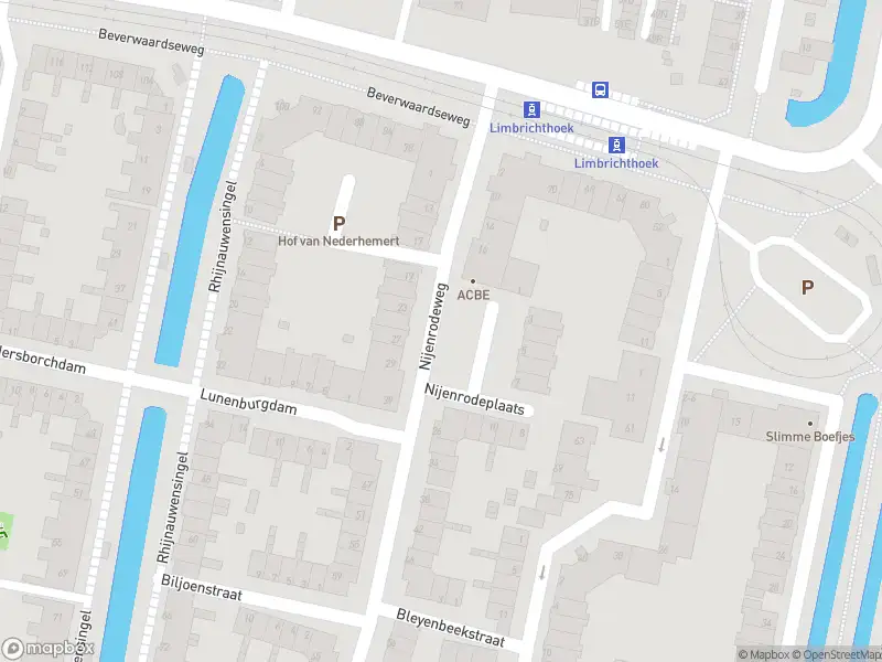 Ambulance met gepaste spoed naar de Nijenrodeweg in Rotterdam