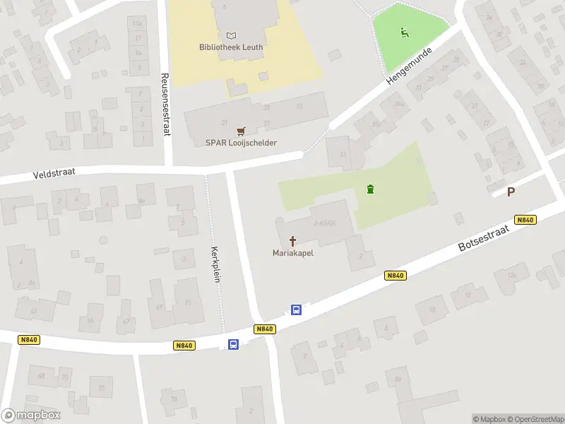 Ambulance met grote spoed naar de Kerkplein in Leuth vanwege een liftopsluiting