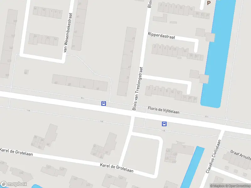 Ambulance met gepaste spoed naar de Blois van Treslongstraat in Vlaardingen